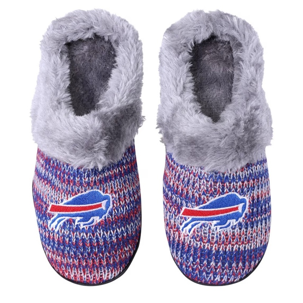 Adult Buffalo Bills Plush Slippers with Embroidered Logo XL. C4